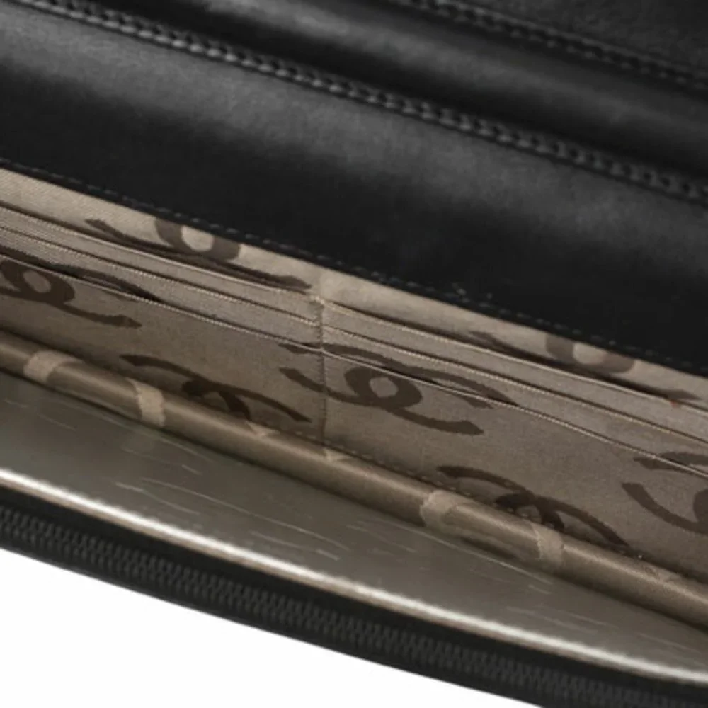 CHANEL Black Wallet